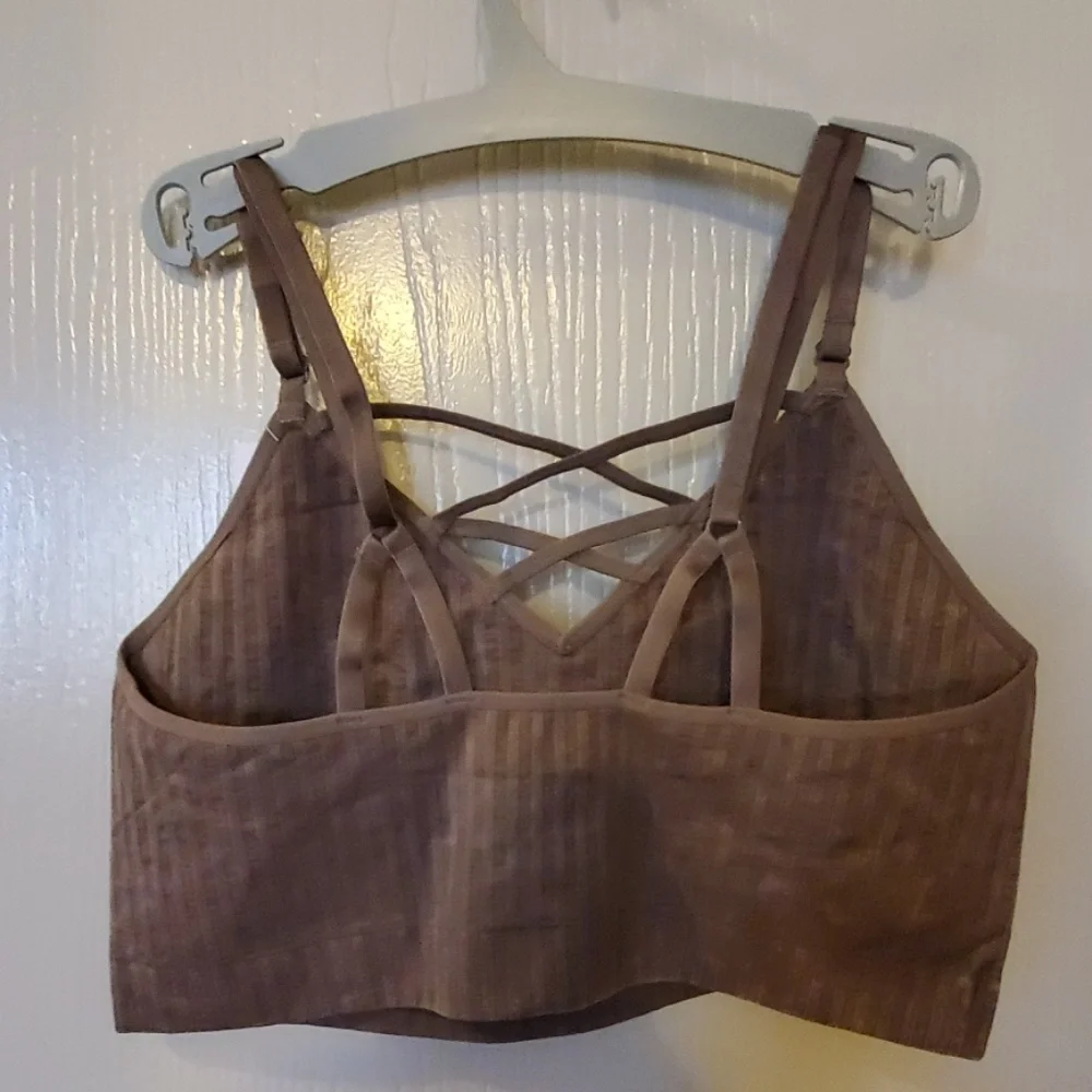 Cacique brand lounge bra 14/16 - NEW WITH TAGS ATTACHED - Picture 2 of 3